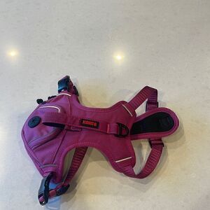 Kong poop bag harness size small new without tags great product.